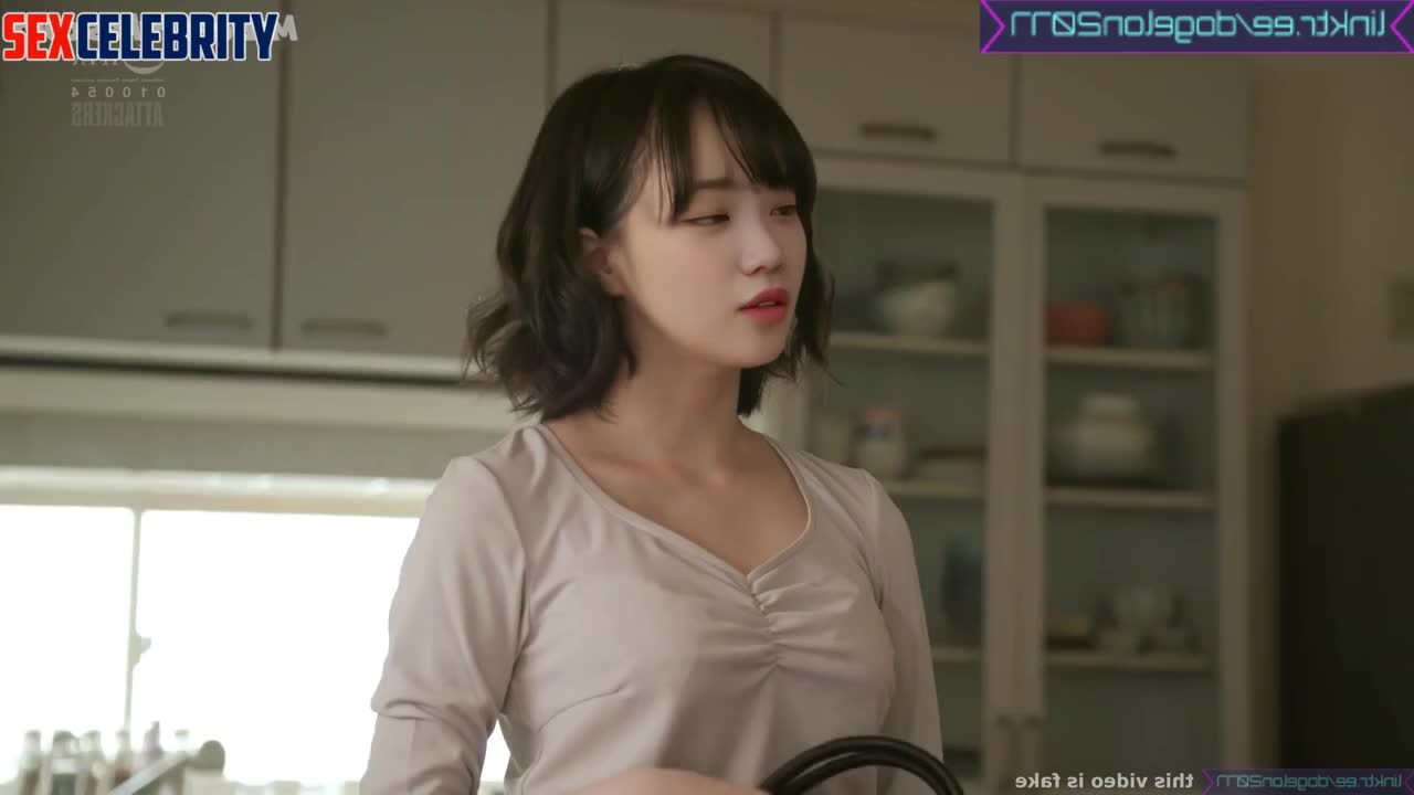 채원 아이즈원 르세라핌 boyfriend wants fuck at the kitchen - Chaewon in adult tapes